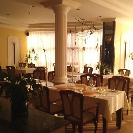 Hotel Bellevue And Bardejov
