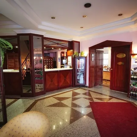 Hotel Bellevue And Bardejov